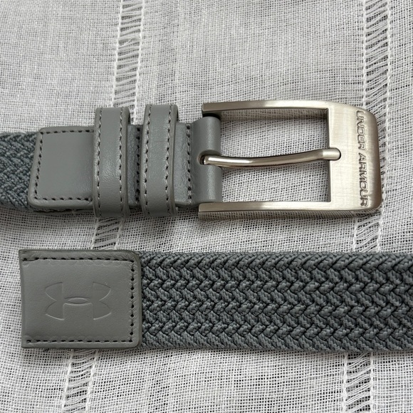 Under Armour NWOT Gray Belt with Silver Buckle - Picture 3 of 9